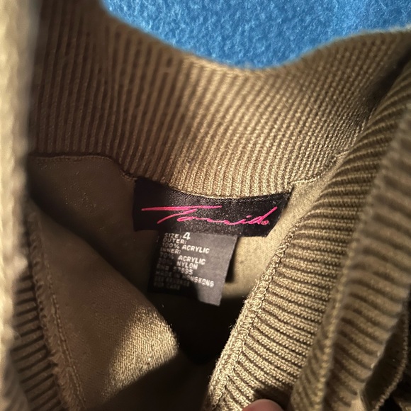 Plus size tank - Picture 2 of 2